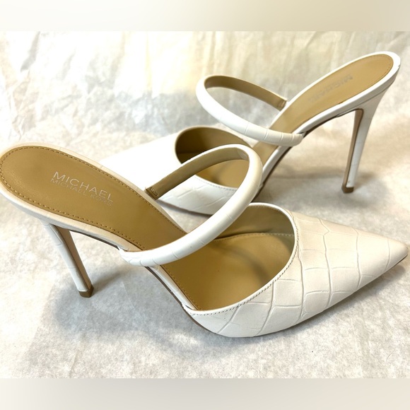 Michael Kors leather White Pointed stiletto Heels. - Picture 4 of 8